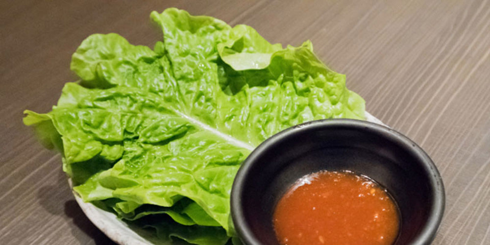 レタスやサンチュで巻いて“韓国風サム”にアレンジ